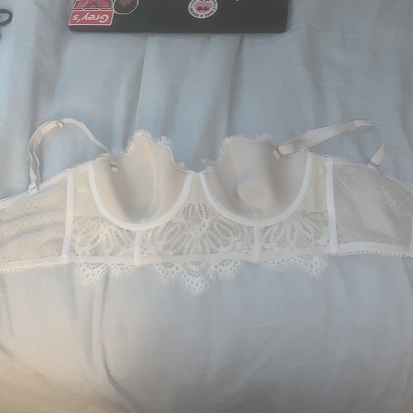 Victoria Secrete bra/lingerie - Picture 2 of 5